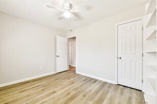 515 Bellmar Ln in Friendswood, TX - Building Photo