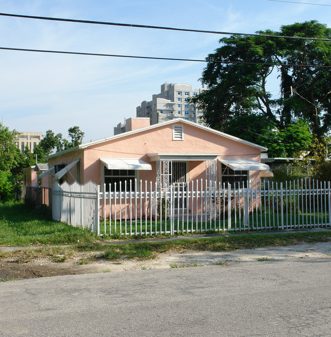 197 NE 76th St in Miami, FL - Building Photo - Building Photo