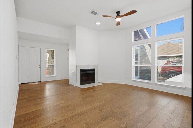 6327 Southwood Ct N in Houston, TX - Building Photo - Building Photo