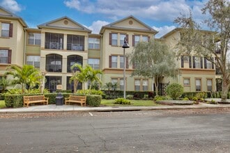 11564 Mizzon Dr, Unit 203 in Windermere, FL - Building Photo - Building Photo