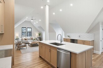 34 Clinton Ave in Dobbs Ferry, NY - Building Photo - Building Photo