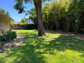 8141 Forest Oak Way in Citrus Heights, CA - Building Photo - Building Photo