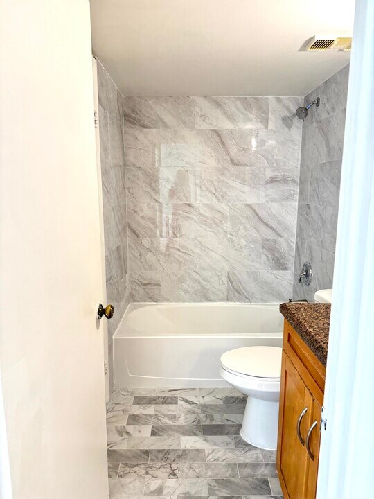 9166 W Atlantic Blvd in Coral Springs, FL - Building Photo