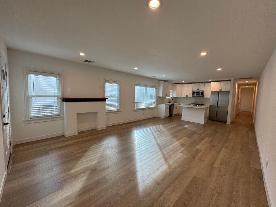 1215 N Vista St, Unit 1215 in West Hollywood, CA - Building Photo