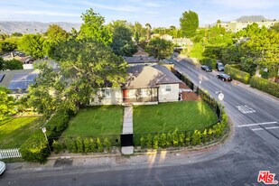 5500 Morella Ave in Los Angeles, CA - Building Photo