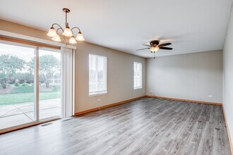 2873 Carlsbad Cir in Aurora, IL - Building Photo - Building Photo