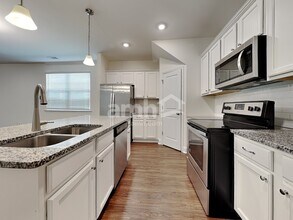 8 Cherry St in Savannah, GA - Building Photo - Building Photo