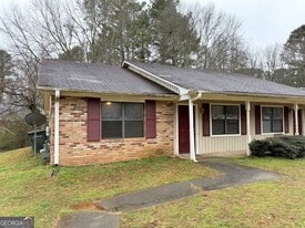 102 Kimberly Way SW in Marietta, GA - Building Photo