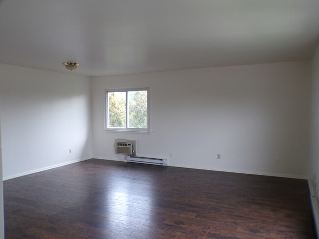 1337 W Livingston St, Unit 1337 W Livingston St Apt 3 in Allentown, PA - Building Photo - Building Photo