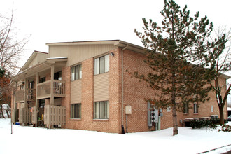 Richwood Estates in Fraser, MI - Building Photo - Building Photo