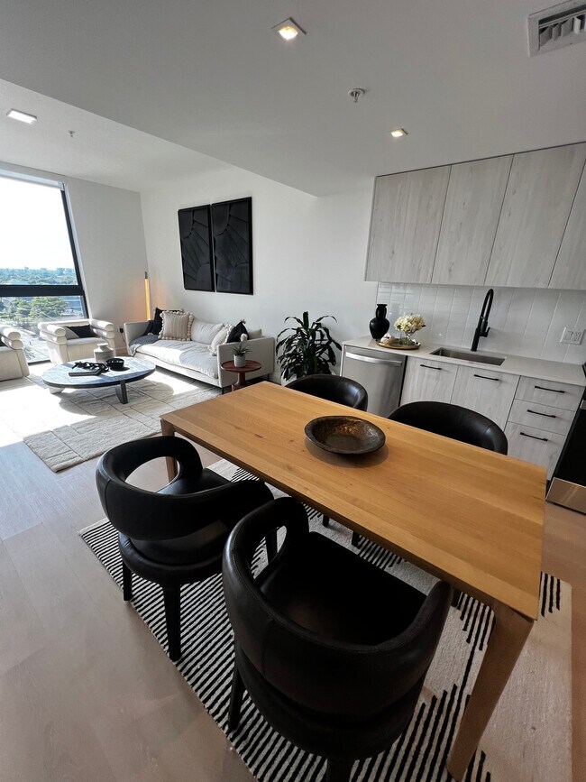 140 NW 30th St, Unit A1 in Miami, FL - Foto de edificio - Building Photo