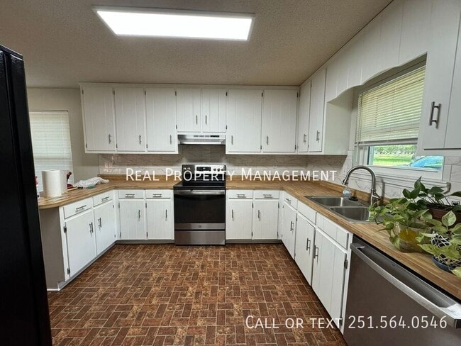 2808 Westmoor Ct in Mobile, AL - Building Photo - Building Photo