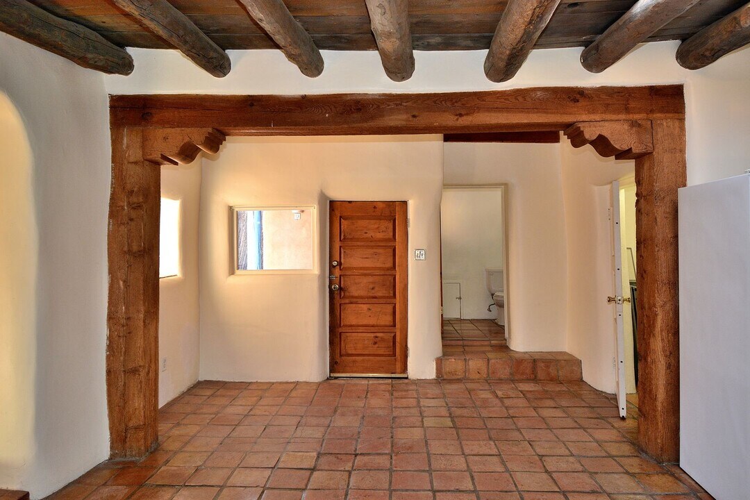 142 Duran St in Santa Fe, NM - Building Photo