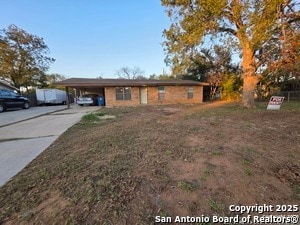 915 E Frio St in Pearsall, TX - Building Photo - Building Photo