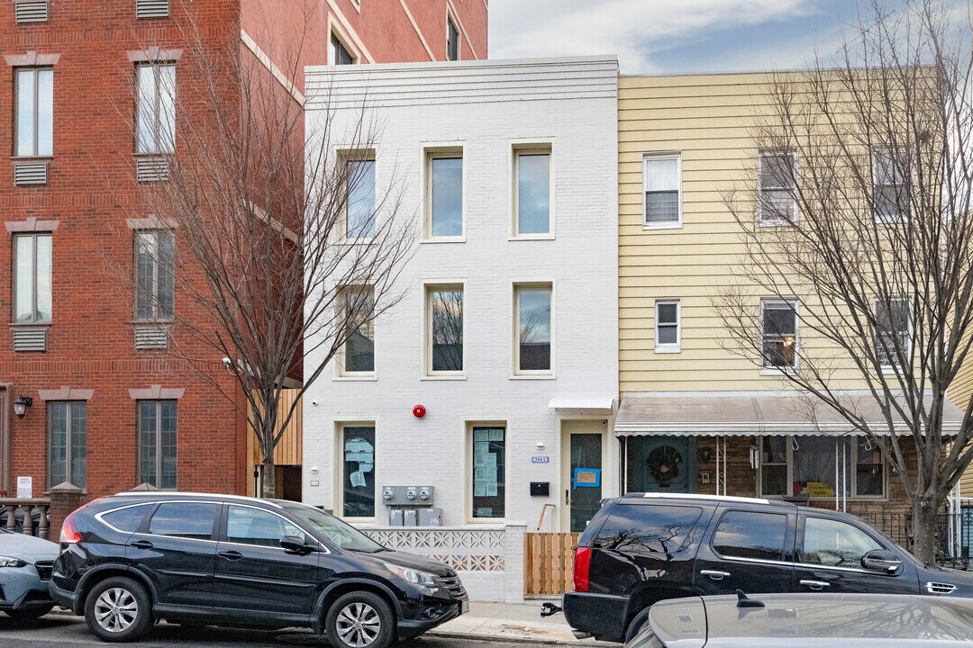 264 22nd St in Brooklyn, NY - Building Photo