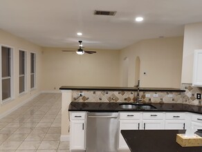 9606 Wolf Pt in San Antonio, TX - Foto de edificio - Building Photo