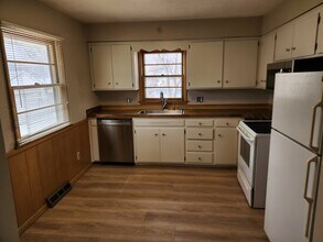 4044 52nd St in Des Moines, IA - Building Photo - Building Photo