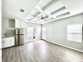 3012 W Kenwood St, Unit 2 in Edinburg, TX - Building Photo