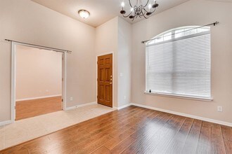 9704 Pasatiempo Dr in Austin, TX - Building Photo - Building Photo