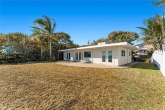 9556 Doubloon Dr in Vero Beach, FL - Building Photo - Building Photo