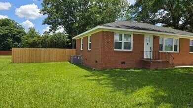 412 N Houston Lake Blvd in Centerville, GA - Building Photo - Building Photo