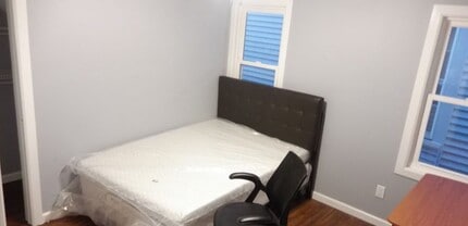 304 Maple St, Unit 1 in Syracuse, NY - Building Photo - Building Photo