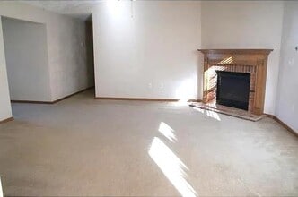 2350 Coniferous Dr in Belleville, IL - Building Photo - Building Photo