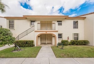 2950 Olivewood Ter, Unit 107 in Boca Raton, FL - Building Photo