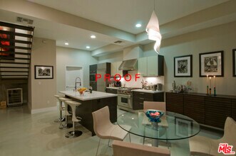 2216 Main St-Unit -204 in Santa Monica, CA - Building Photo - Building Photo