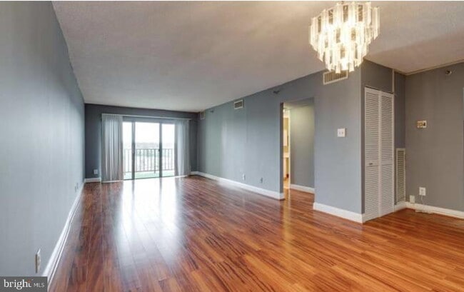 9200 Edwards Way in Hyattsville, MD - Foto de edificio - Building Photo