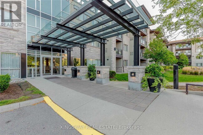 570 Lolita Gardens in Mississauga, ON - Building Photo - Building Photo