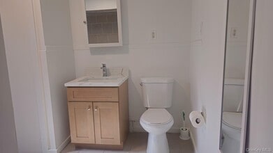 22 Ford St in Glen Cove, NY - Building Photo - Building Photo