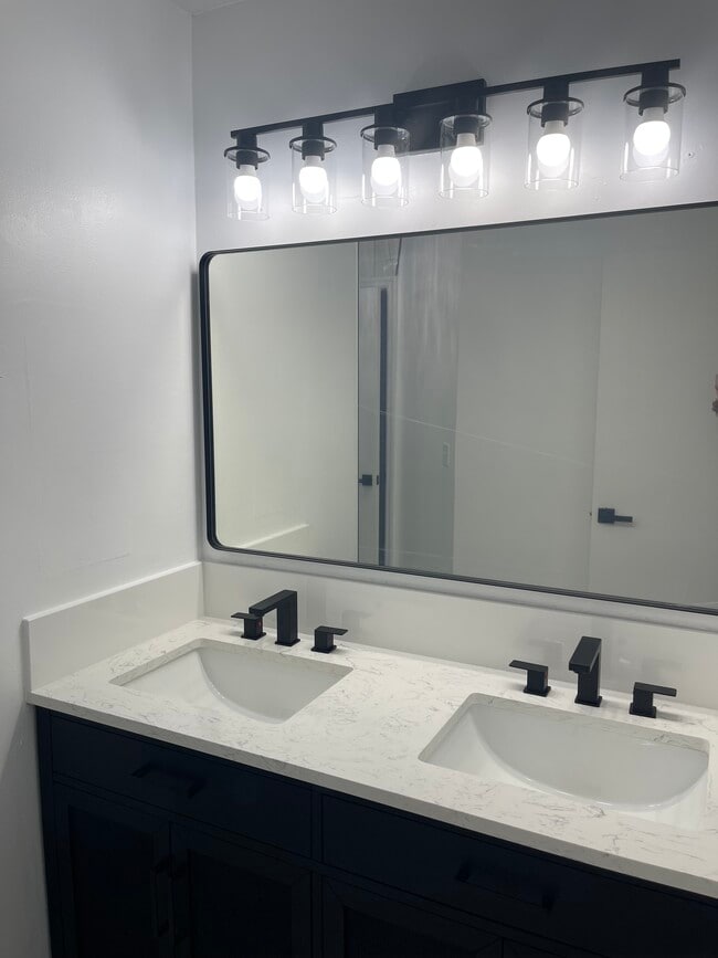 843 SW Thrift Ave in Port St. Lucie, FL - Building Photo - Building Photo