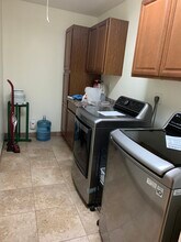1207 E Loyola Dr, Unit smaller bedroom with 1 closet in Tempe, AZ - Building Photo - Building Photo