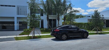 16644 Botaniko Dr N in Weston, FL - Foto de edificio - Building Photo