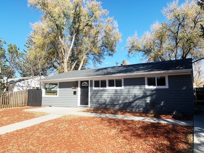 property at 2615 Meadowlark Ln