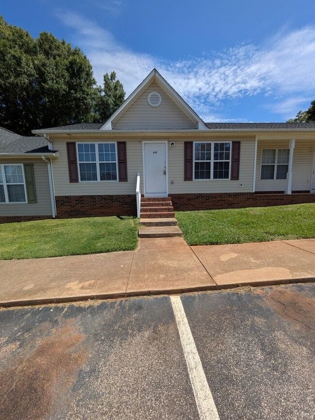 property at 642 W 13th St