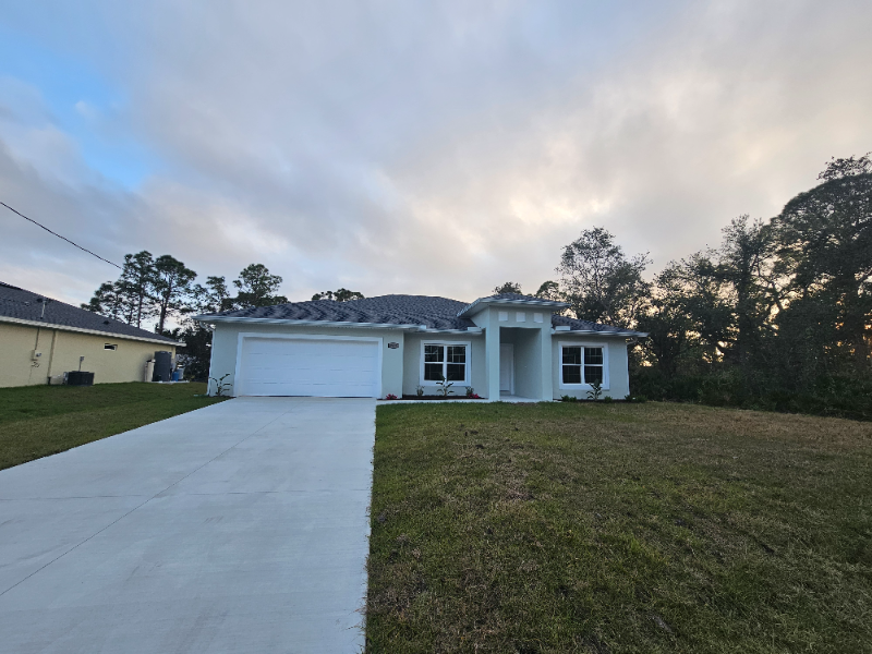 17411 Reaper Ave in Port Charlotte, FL - Building Photo