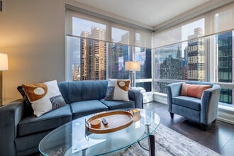 555 10th Ave in New York, NY - Foto de edificio - Building Photo