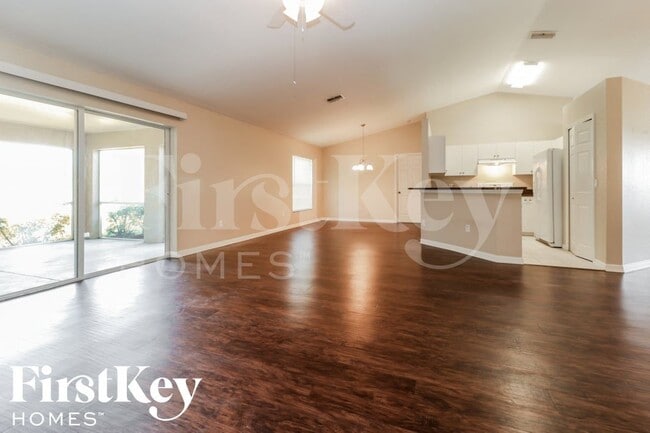 603 NW 27th St in Cape Coral, FL - Foto de edificio - Building Photo