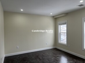 43 Wright Ave, Unit 2A in Medford, MA - Building Photo - Building Photo