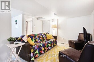 1342 Hanbury St in Ottawa, ON - Building Photo - Building Photo