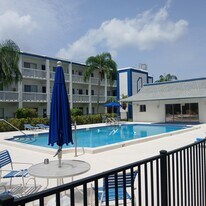 350 79th Ave N, Unit Gateway By The Bay in St. Petersburg, FL - Building Photo