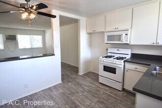 6954 Woodman Ave in Los Angeles, CA - Building Photo - Building Photo