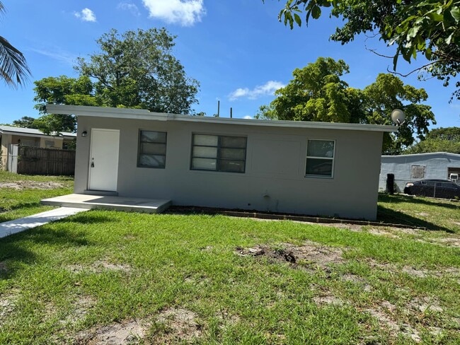 property at 4550 SW 36th St