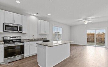 8250 Paramount Point in Winnabow, NC - Building Photo - Building Photo