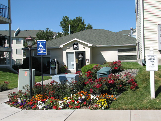 Aspen Hills Apartments in Meridian, ID - Building Photo - Building Photo