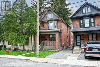 236 Bold St in Hamilton, ON - Building Photo - Building Photo