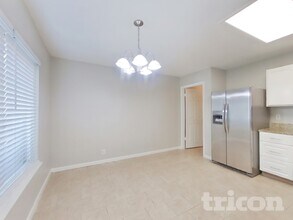 2814 Coast Plain Dr in San Antonio, TX - Building Photo - Building Photo