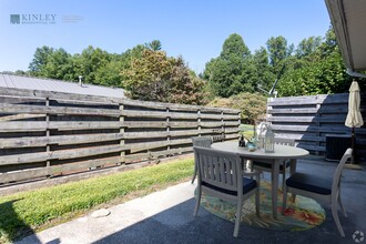 Meadowood Garden Apartments in Lenoir, NC - Building Photo - Building Photo